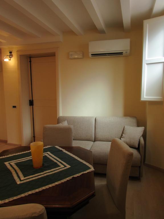 Mimi Apartment Lucca Ruang foto